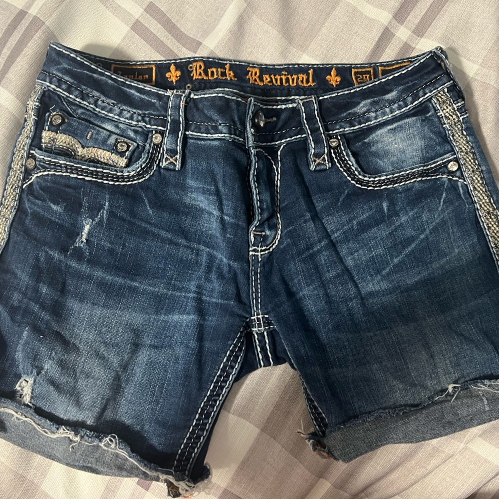 Rock revival Bermuda shorts size 29